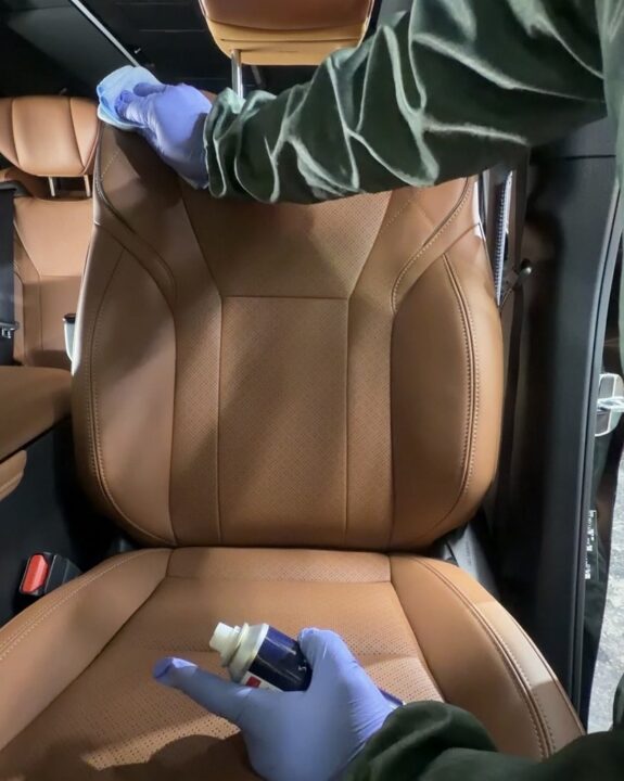 ヴェルファイアのシートコーティング　クリアーガード施工