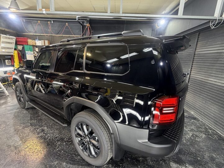 TOYOTAランドクルーザにプラチナコーティングを施工