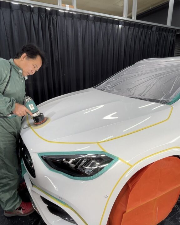 メルセデスベンツ GLA180にセラミックコーティングSystemX Crystal SSを施工前磨きで白ボケ除去・艶出し