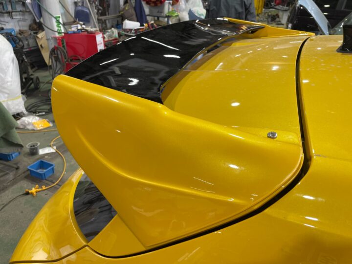 IMG_9839 - 鈑金塗装・カーコーティング・車検|山口県 東洋ボデー株式会社 ルノー・スポール メガーヌ R.S ウルティム スポイラー取付・塗装