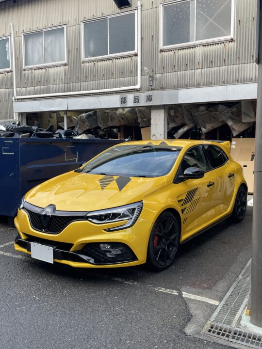 IMG_9911 - 鈑金塗装・カーコーティング・車検|山口県 東洋ボデー株式会社 ルノー・スポール メガーヌ R.S ウルティム スポイラー取付・塗装