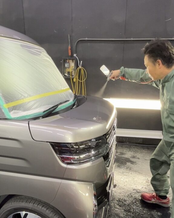 SUZUKIスペーシアカスタムにＧguardガラスコーティング１層・２層吹き付けコーティング施工