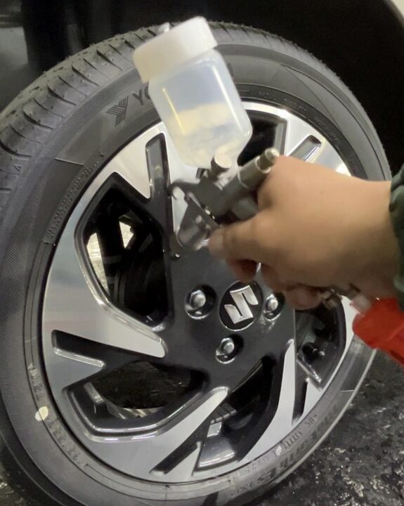 SUZUKIスペーシアカスタムにホイールコーティングを吹き付け施工