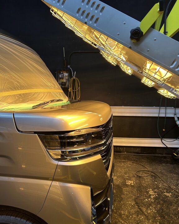 SUZUKIスペーシアカスタムにＧguardガラスコーティング３層（親水）＋ホイールコーティングを施工後の近赤外線ヒーターを使って乾燥