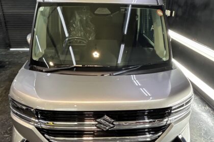 SUZUKIスペーシアカスタムにＧguardガラスコーティング３層（親水）＋ホイールコーティングを施工