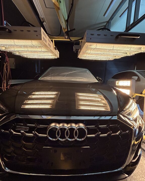 アウディ―A8にGguardガラスコーティング3層プラチナコーティングを施工後きんせきがいせんひーたーで乾燥硬化