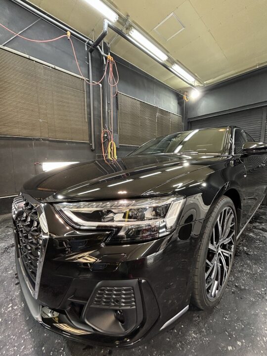 アウディ―A8にGguardガラスコーティング3層プラチナコーティングを施工