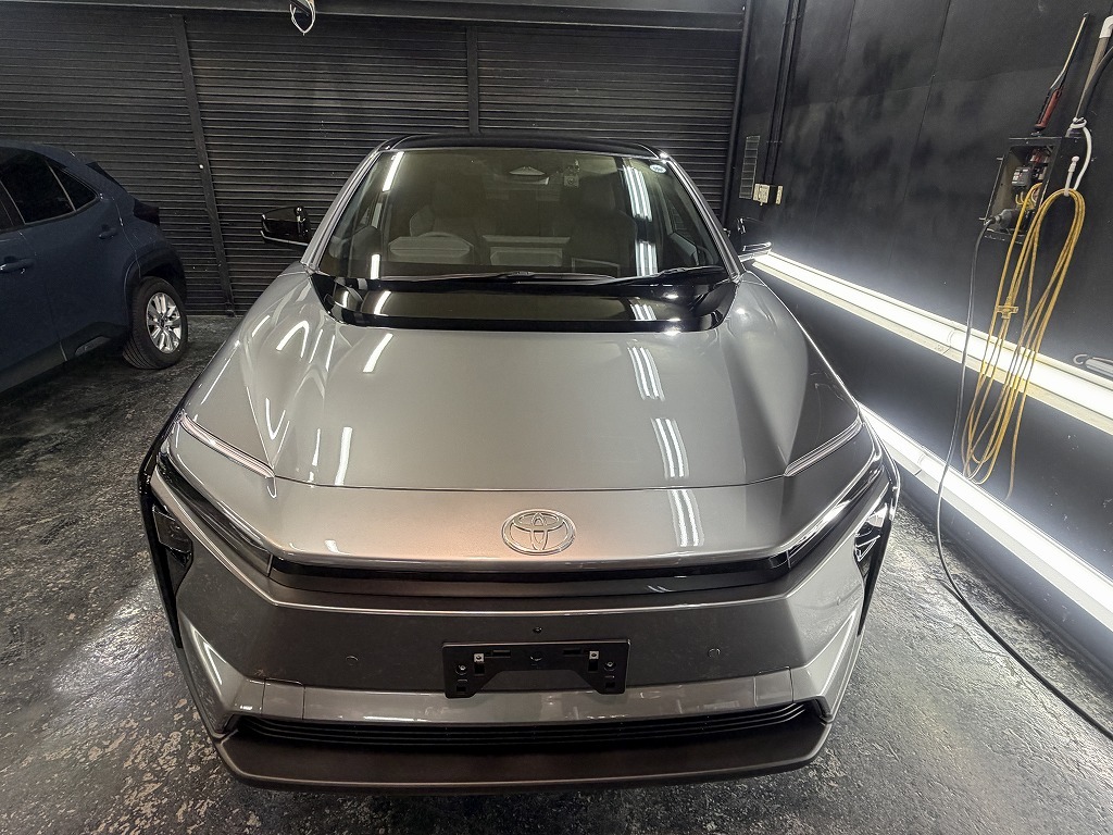 TOYOTA bz4xにセラミックコーティングSystemX PROとガラスルーフコーティングと外装樹脂コーティングを施工