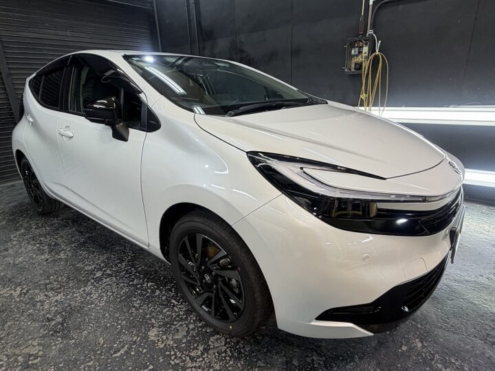 TOYOTA アクアの新車にセラミックコーティングSystemXPROを施工