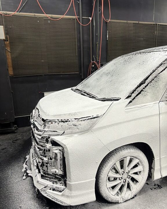 TOYOTA ノアGguardガラスコーティング3層（親水）施工前洗車・下地作り
