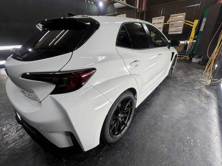 TOYOTA GRカローラにGguardガラスコーティング3層+ホイールコーティング施工