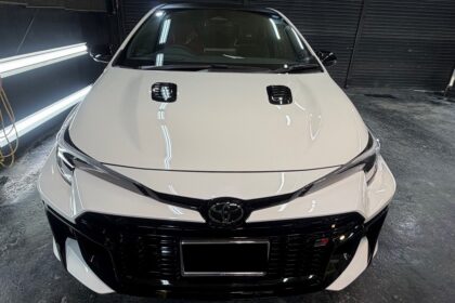 TOYOTA GRカローラにGguardガラスコーティング３層＋ホイールコーティング施工