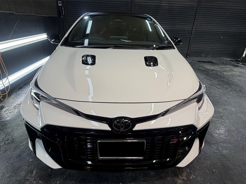 TOYOTA GRカローラにGguardガラスコーティング３層＋ホイールコーティング施工