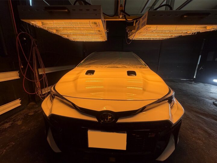 TOYOTA GRカローラにGguardガラスコーティング施工後近赤外線ヒーターをつかってコーティング乾燥・硬化