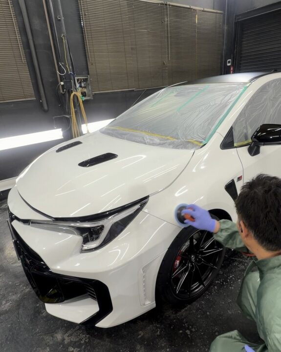 TOYOTA GRカローラにGguardガラスコーティング3層目親水コーティング剤をダブルアクションで施工