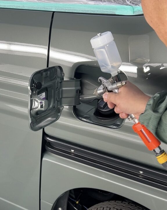 HONDA　N-VANにGguardガラスコーティング素地部吹き付けコーティング施工給油口コーティング施工