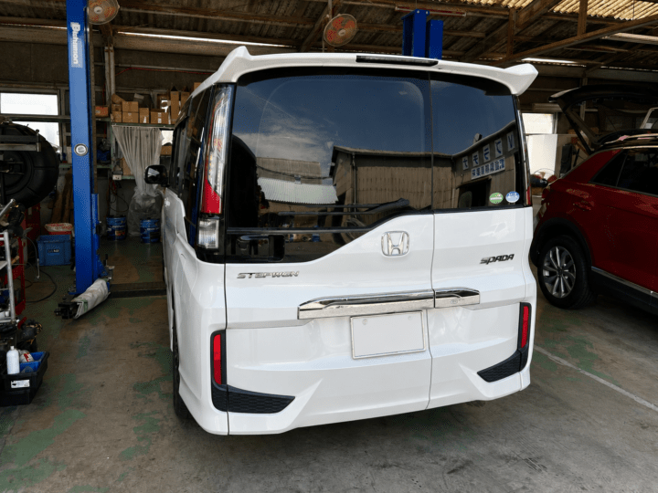 00ba3fc3-3086-4114-aa4a-74d35599290f - 鈑金塗装・カーコーティング・車検|山口県周南市 東洋ボデー株式会社 ホンダ ステップワゴン 車検整備リアビュー